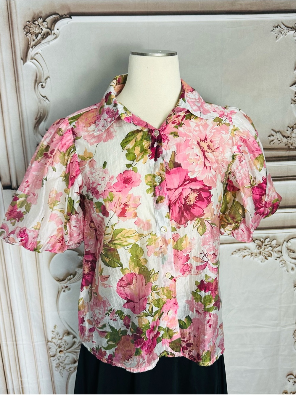 Pink Floral Puff-Sleeve Button-Down Shirt - Picture 2 of 10